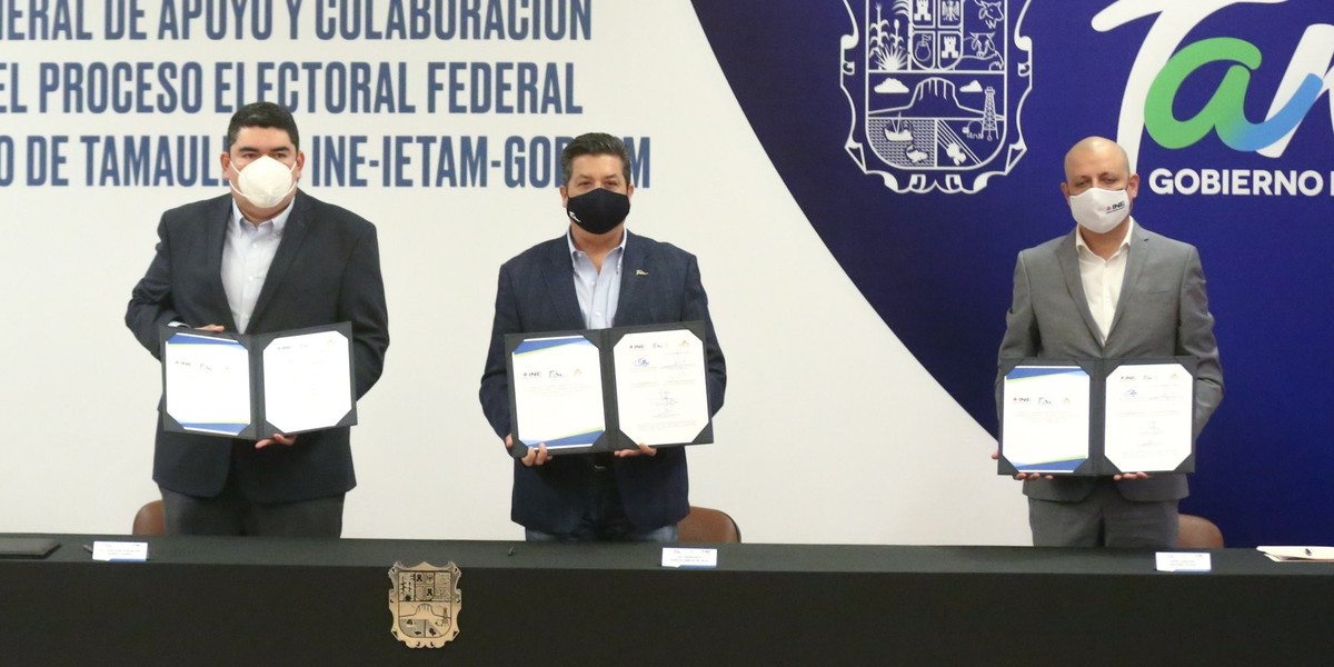 Francisco García Cabeza de Vaca firma convenio con Ietam e INE. (Cortesía)