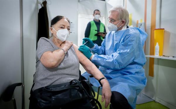 Investigan nueva variante de covid-19 en Alemania. (EFE)