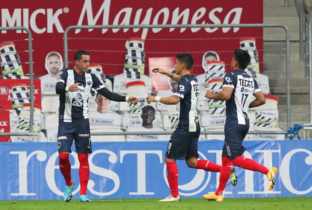 Jugadores de Monterrey en festejo a gol (Imago7)