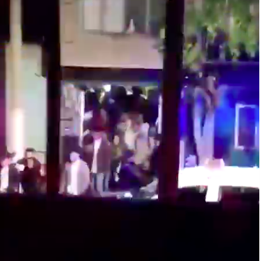 Vecinos fueron quienes lograron captar el momento.