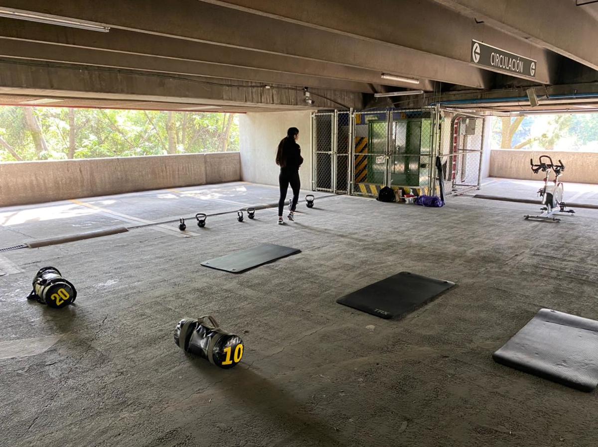 Algunos utilizaron sus estacionamientos | César García