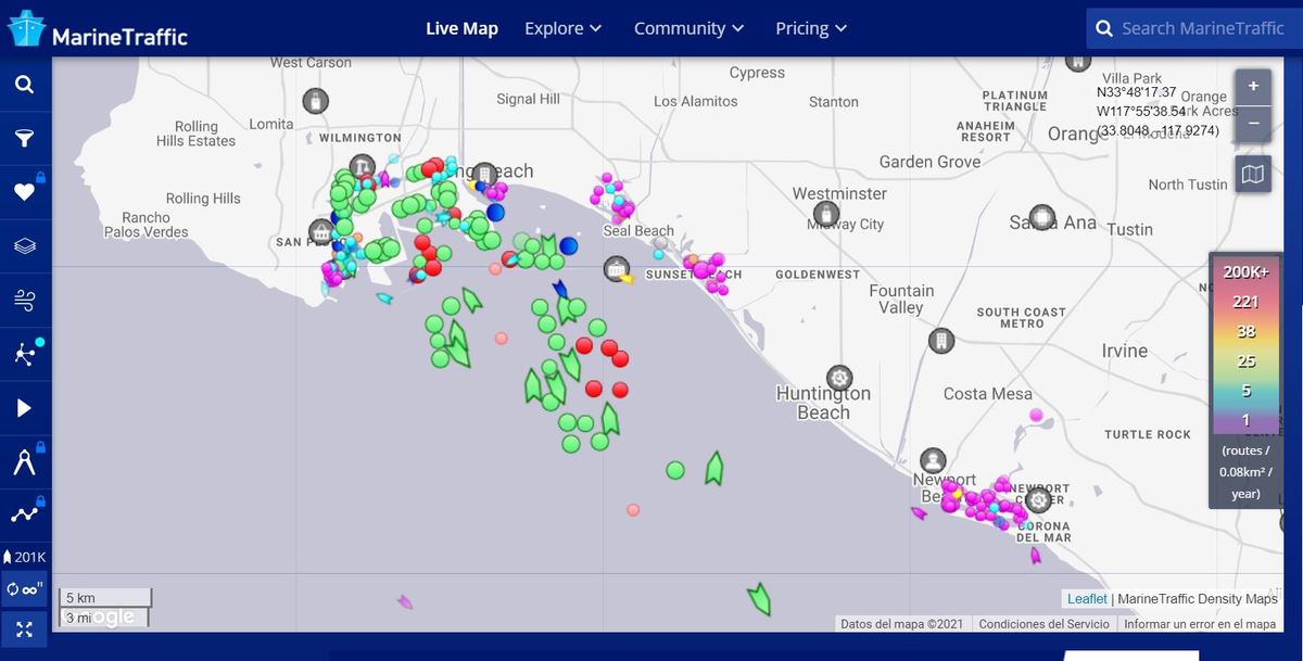 Concentración en torno a Long Beach. Imagen tomada del mapa "Marine Traffic"