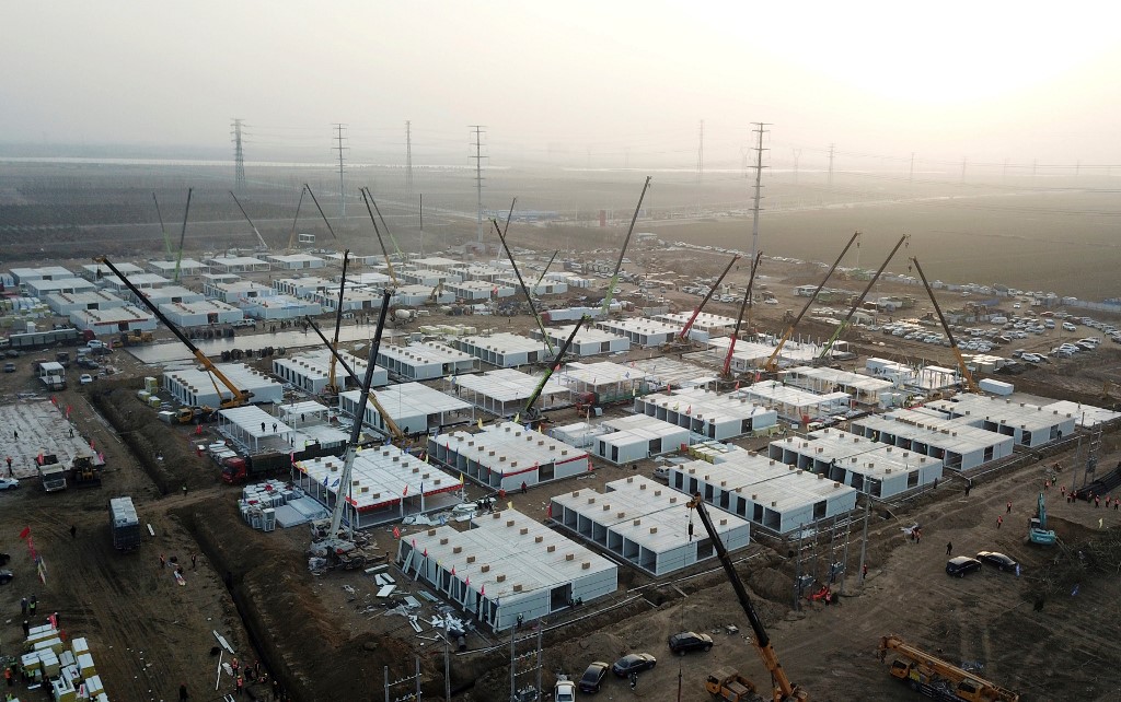 El enorme centro de atención contra el covid-19 está en Shijiazhuang, en China. | AFP