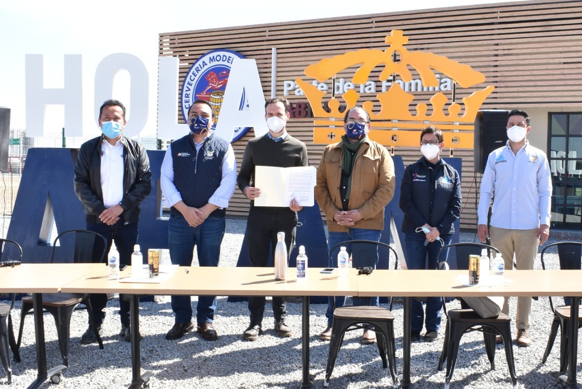 Entrega de material e insumos de protección sanitaria para evitar contagios. (Cortesía)