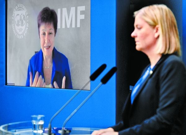 La jefa del organismo asistió a la toma de protesta de Magdalena Andersson como presidenta de la División Monetaria Internacional y Comité Financiero.