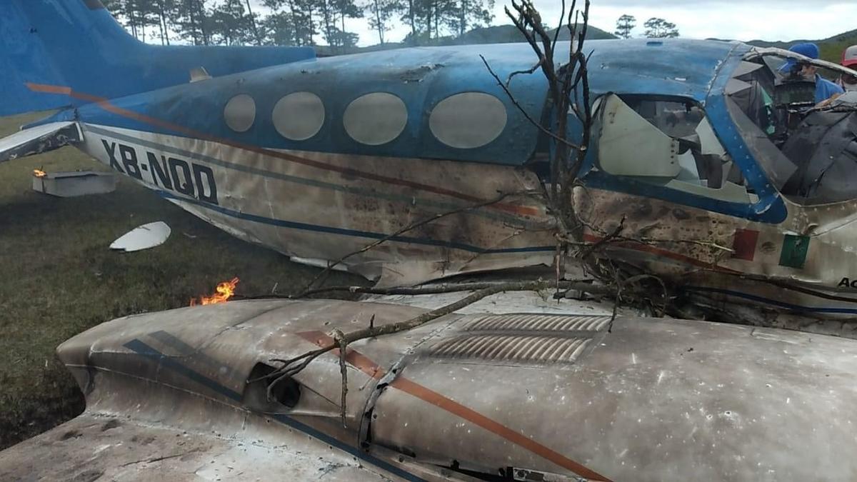 Se reportaron tres personas lesionadas que viajaban en la avioneta. (Especial)