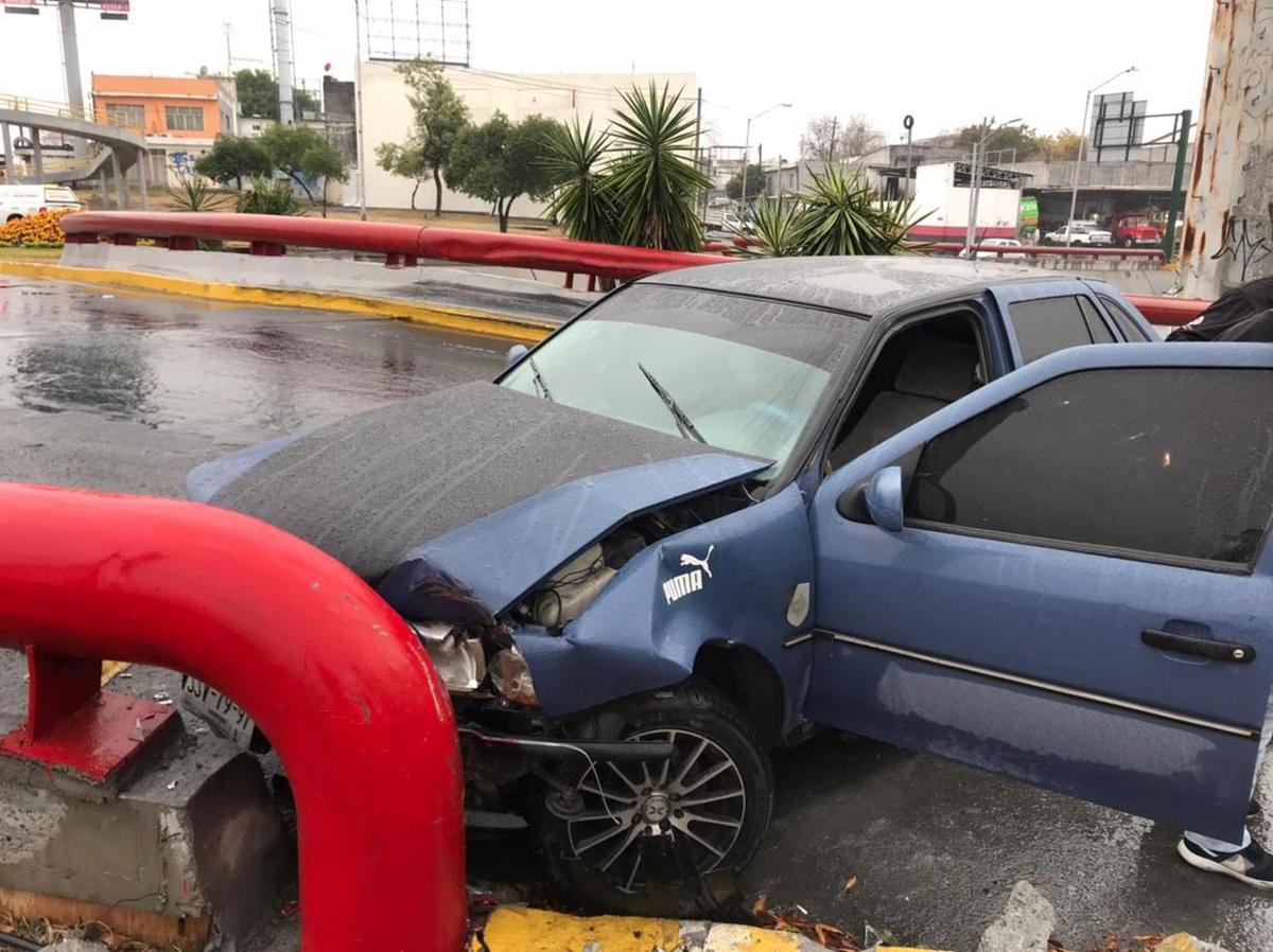 Uno de los accidentes se registró sobre el carril exprés de Morones Prieto.