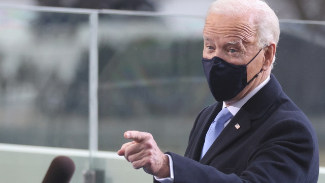Biden y Harris recorren el Capitolio como respectivos presidente y vicepresidenta de EU