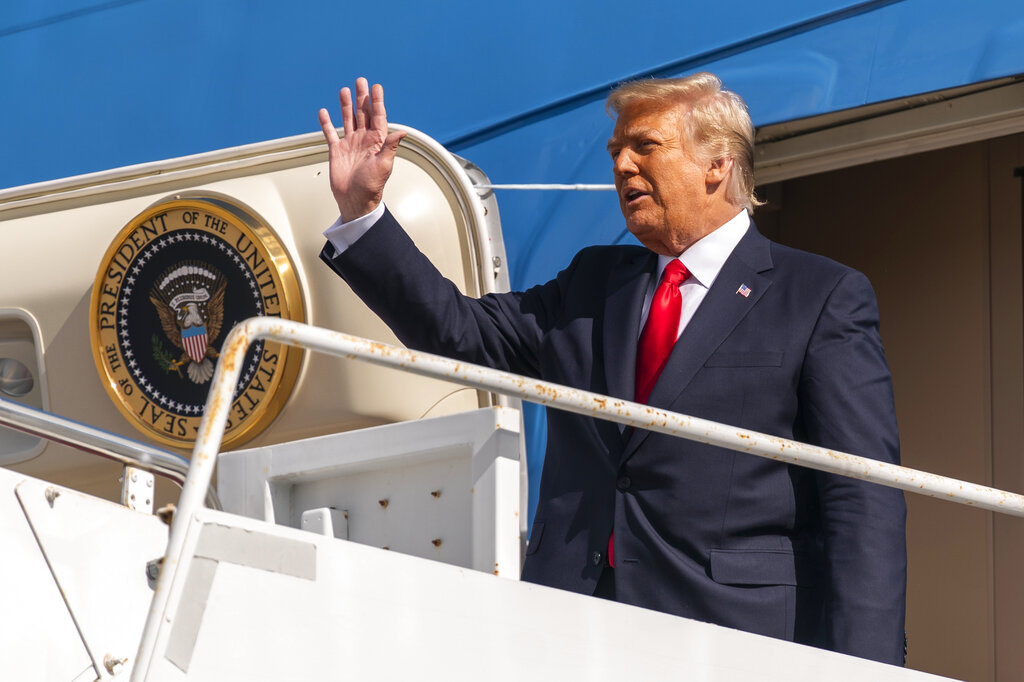 Donald Trump subió por última vez al Air Force One. (EFE)
