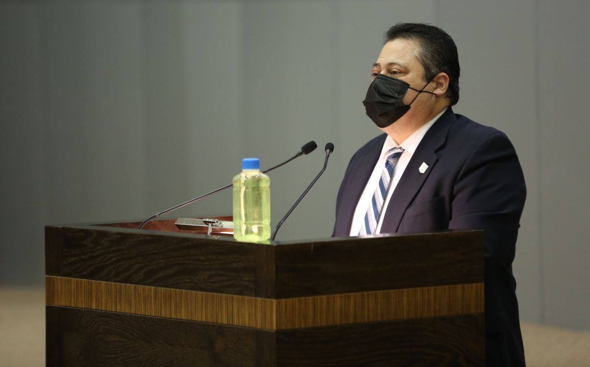 Francisco Garza de Coss, promueve uso de dióxido de cloro. (Cortesía)