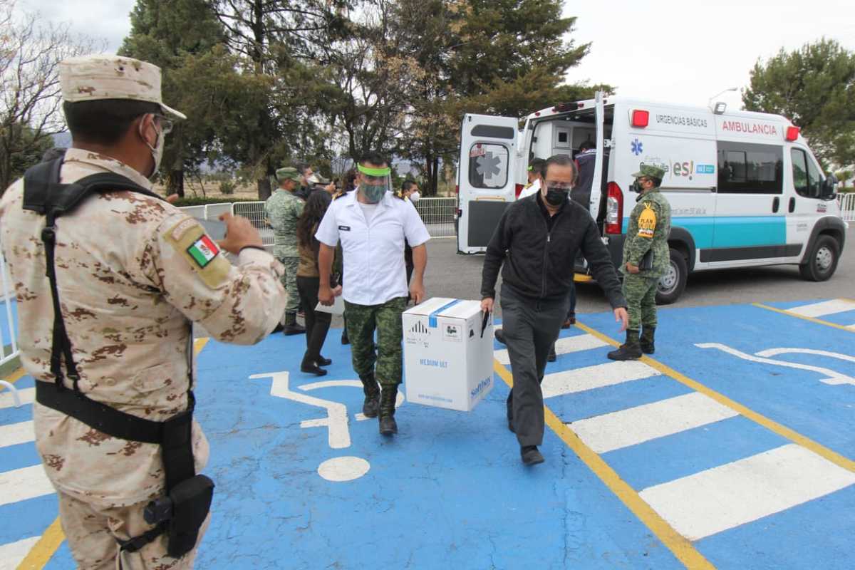 Este miércoles llegó a Coahuila un nuevo cargamento de vacunas contra covid-19. (Especial)