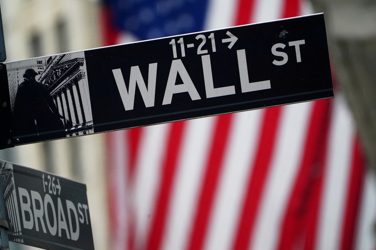 Wall Street cierra en niveles récord tras toma de protesta de Joe Biden (Reuters)