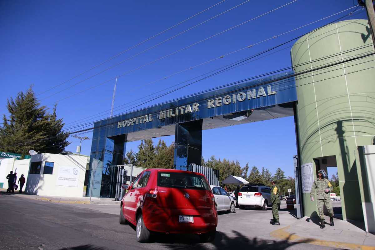 Jornada de vacunación anticovid para personal médico de primera línea. (Andrés Lobato)