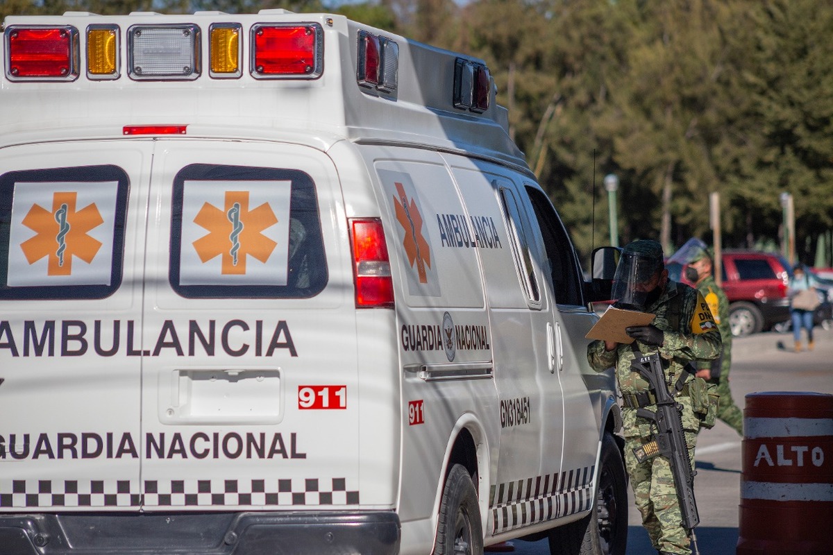 Ambulancia de la Guardia Nacional. (Andrés Lobato)