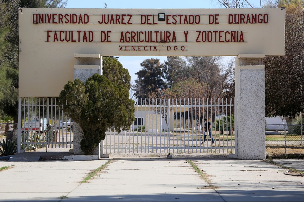 Se tienen egresados del Estado de México, Querétaro, Sonora, Veracruz, Baja California, otros más de países de Sudamérica como Perú. (Mauricio Román)