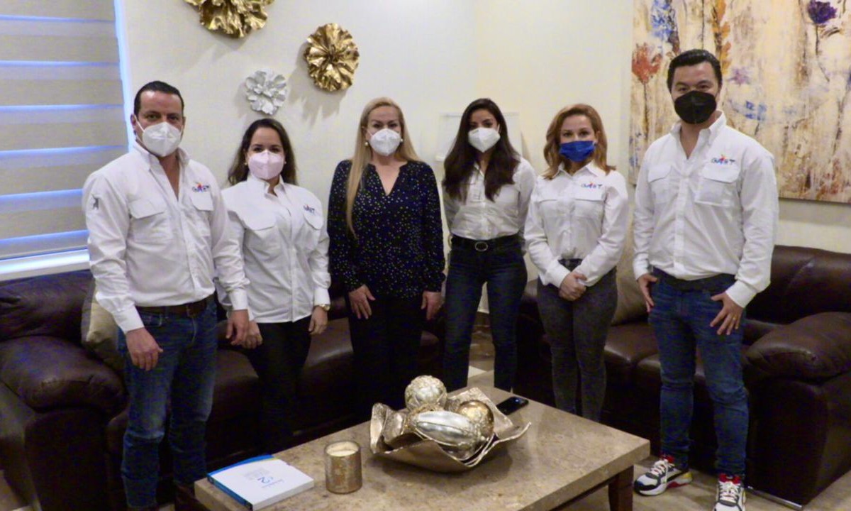 La alcaldesa de Altamira, Alma Laura Amparán recibió al GAET. (Cortesía)