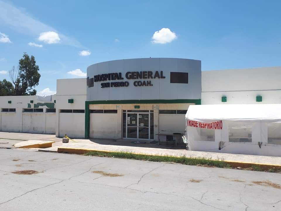 Jesús, de 16 años de edad ingresó al Hospital General de San Pedro. (Especial)