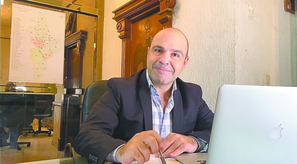 Candelario Maldonado reunió 10 mil 890 firmas. especial