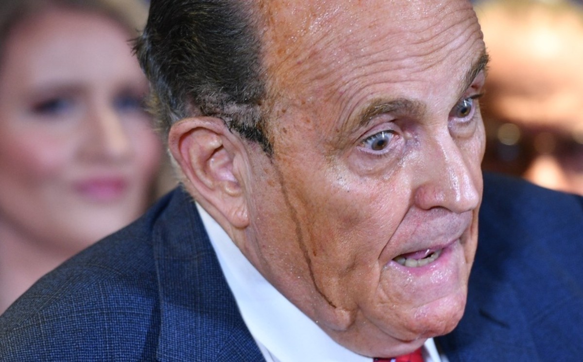 Empresa demanda a Rudy Giuliani, abogado de Trump, por difamación de fraude electoral