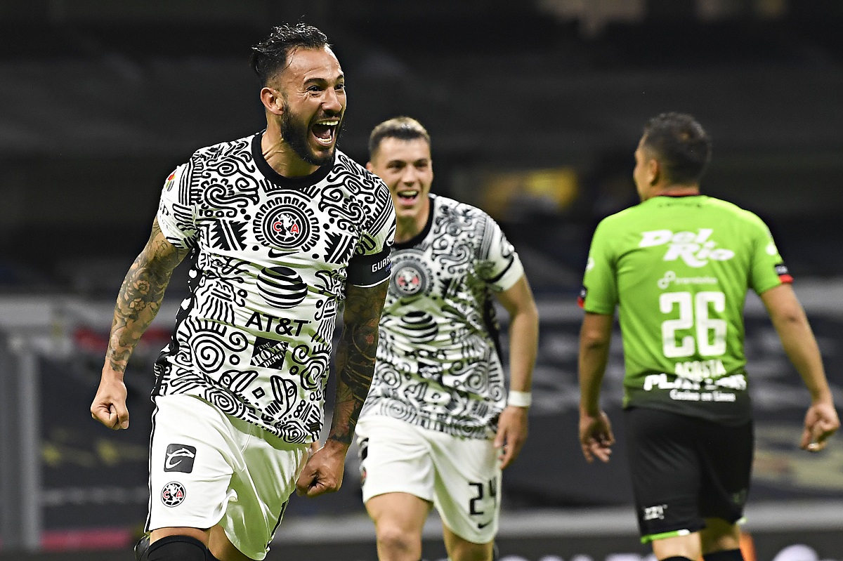 Emanuel Aguilera en festejo de gol (Imago7)