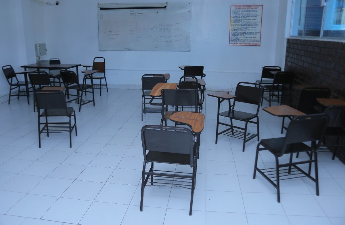 Las escuelas se mantienen bajo el esquema de clases en línea. (Milenio Digital)