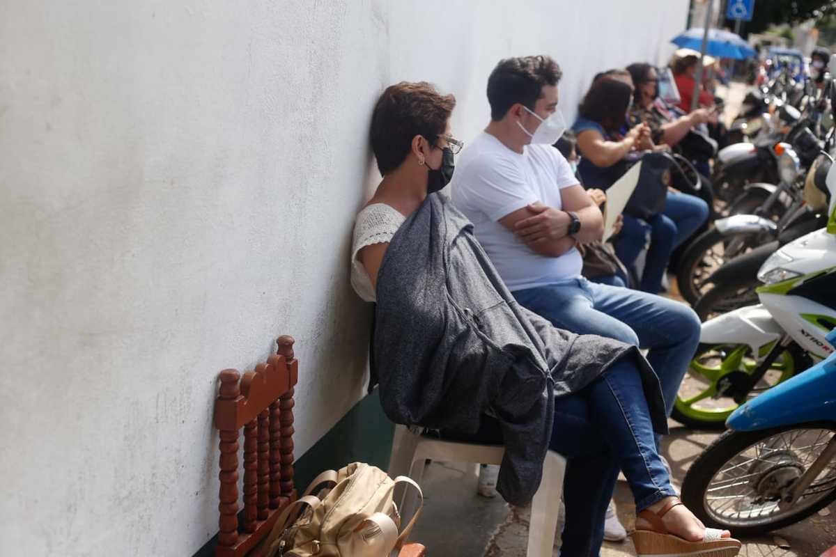 Maestros y trabajadores de salud se han vacunado contra covid-19 / Araceli López