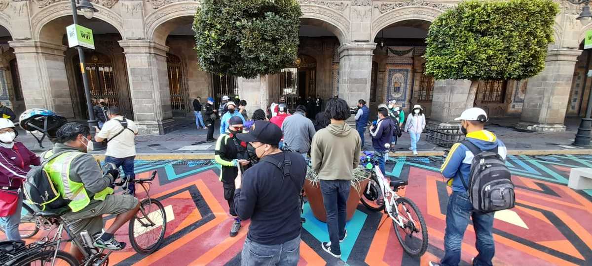 Los ciclistas esperaron por tres horas para ser atendidos por la jefa de Gobierno | Anwar Nájera