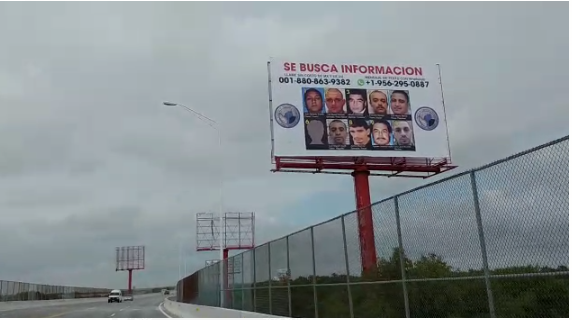 Las imágenes de los presuntos delincuentes se exhiben en lugares muy transitados de la región. (Especial)