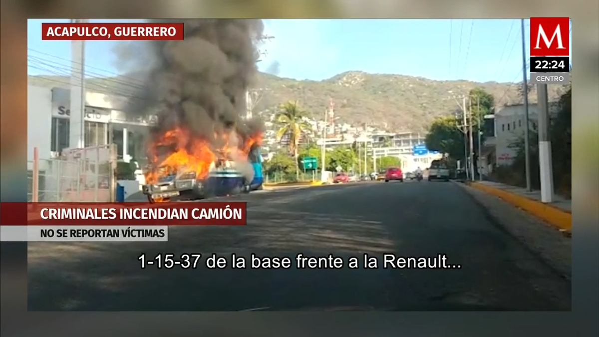 En Acapulco, incendian camión de pasajeros tras obligar a bajar al chofer