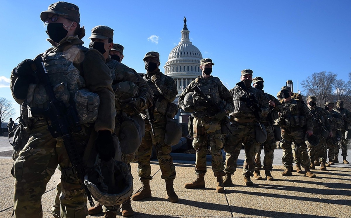 EU eleva nivel de alerta antiterrorista por violencia extrema de grupos contra Biden