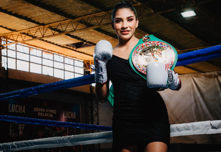 Yuliahn 'Cobrita' Luna, actual campeona absoluta gallo del Consejo Mundial de Boxeo. (Especial)