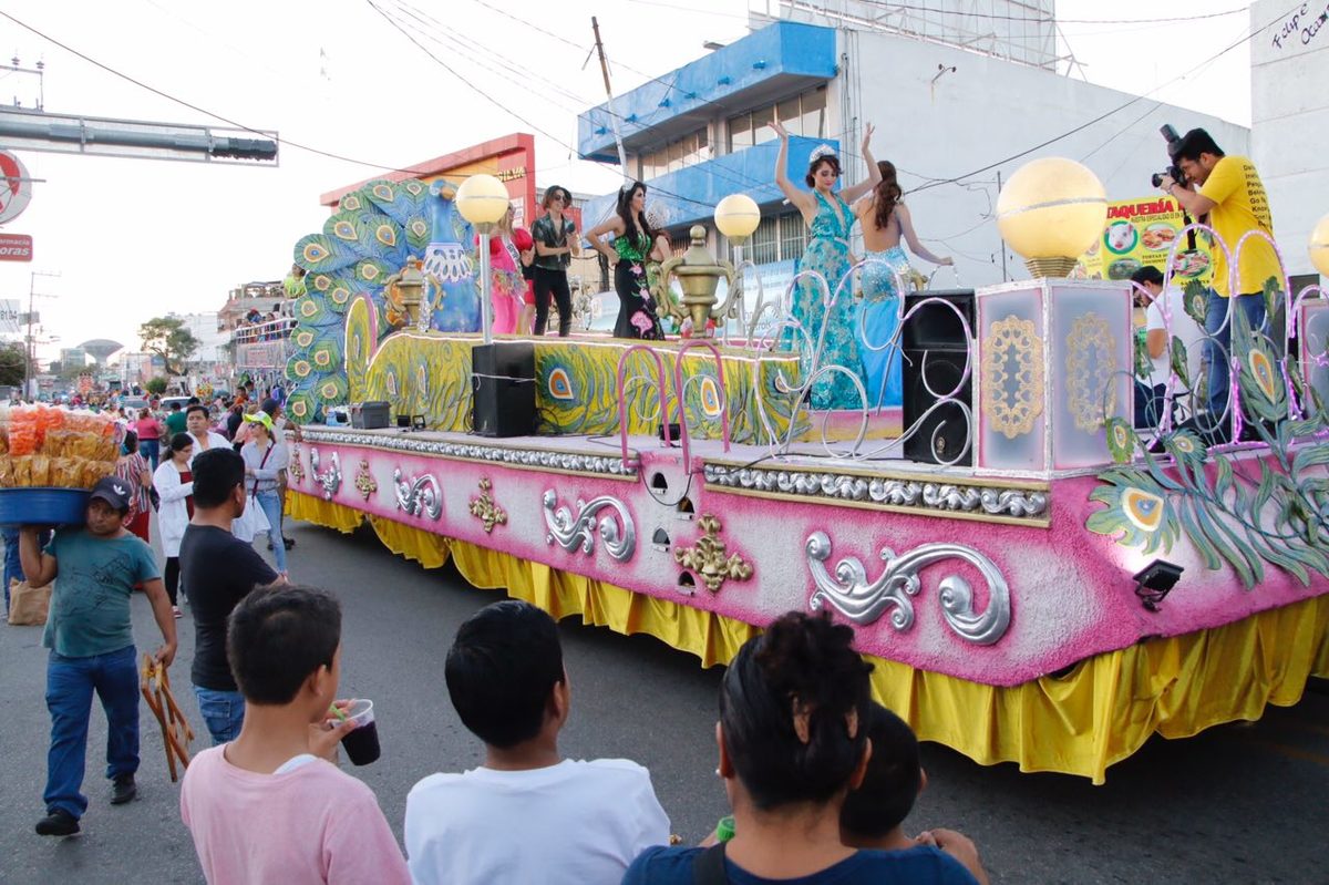 Carros alegóricos en el carnaval de Villahermosa en 2018 | @carnavalvhsa