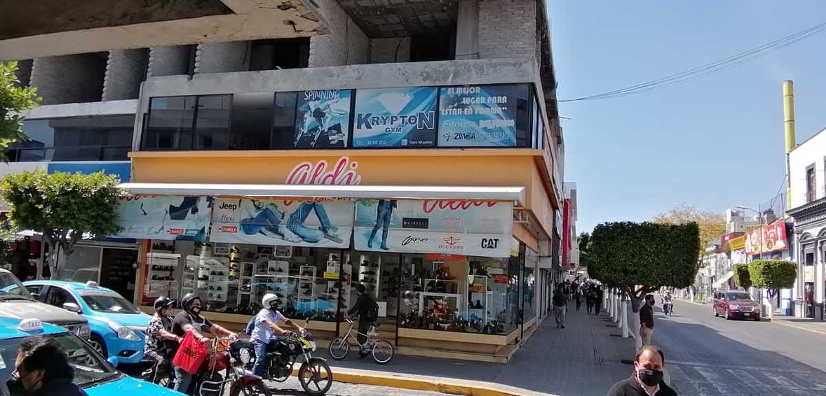 Comercios usan redes sociales para vender sus productos. (Especial)