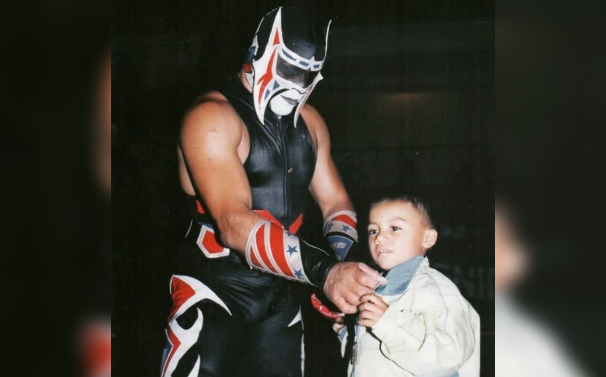 Abismo Negro con su hijo (Instagram El Hijo de Abismo Negro)