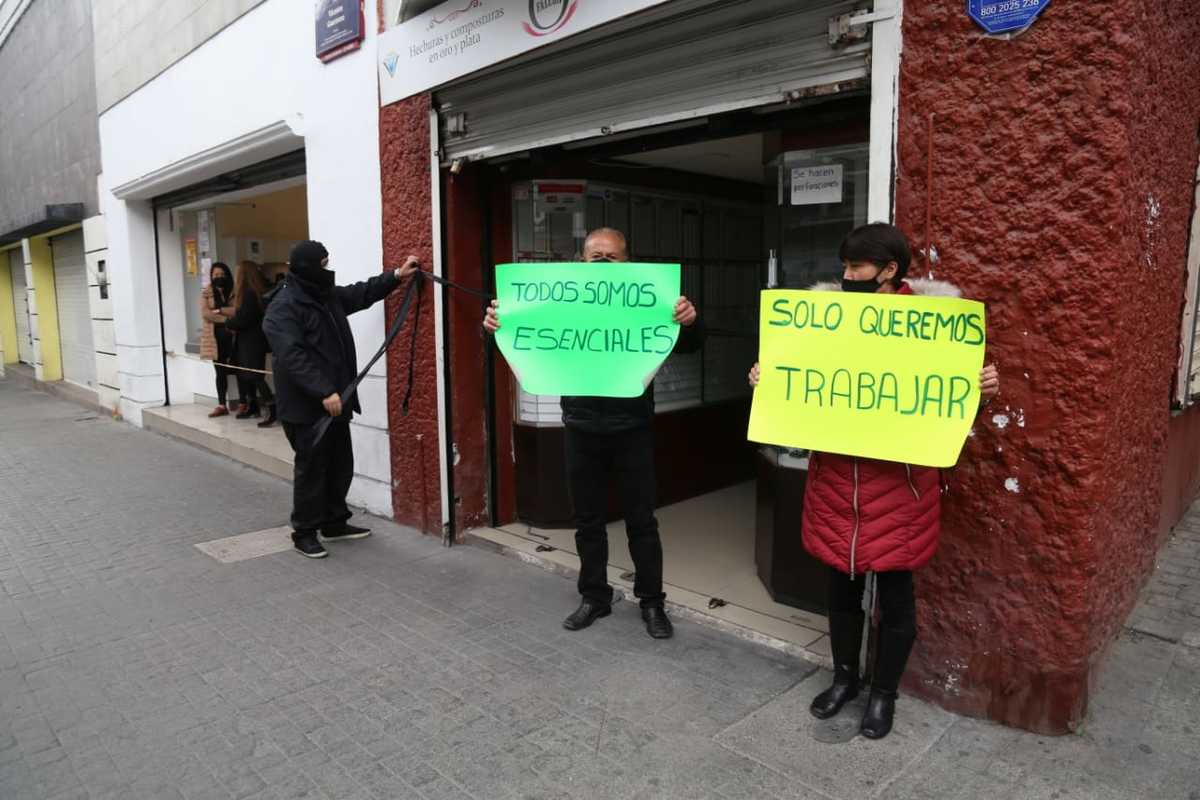 Comerciantes realizan protesta simbólica. (Jorge Sánchez)
