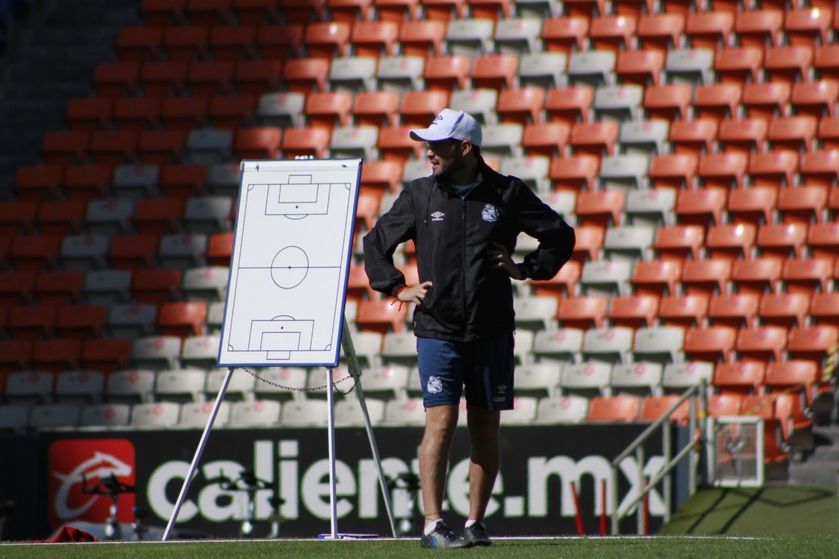 Nicolás Larcamón, DT del Club Puebla. (Especial)