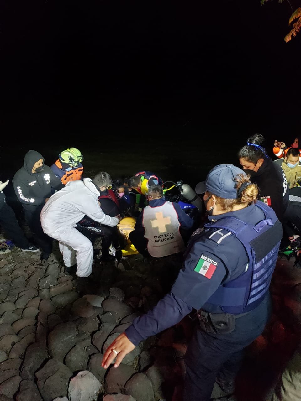 Protección Civil municipal trabaja en el rescate de 9 ciclistas en "El Aguacate". (Especial)