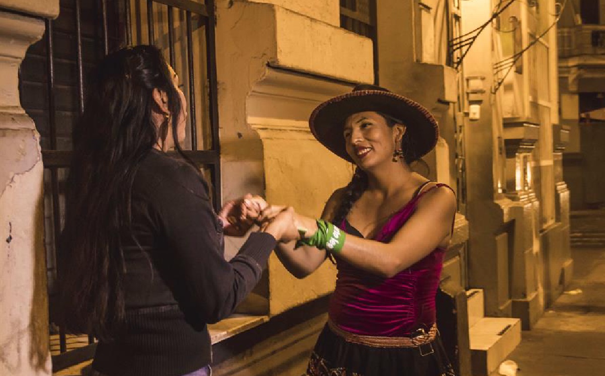 Gahela Cari es candidata al Congreso de Perú y fue discriminada por identidad de género. (EFE)