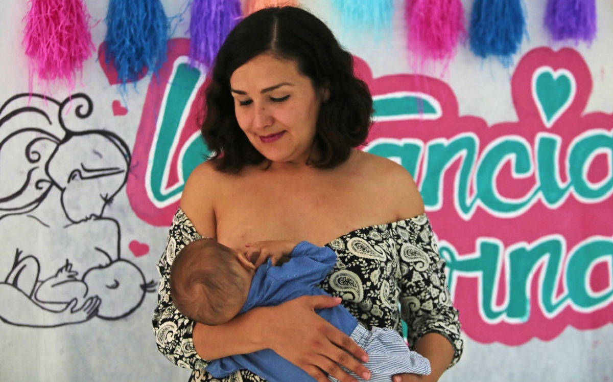 La promoción de la lactancia materna busca promover los derechos de las mujeres. (Cuartoscuro)