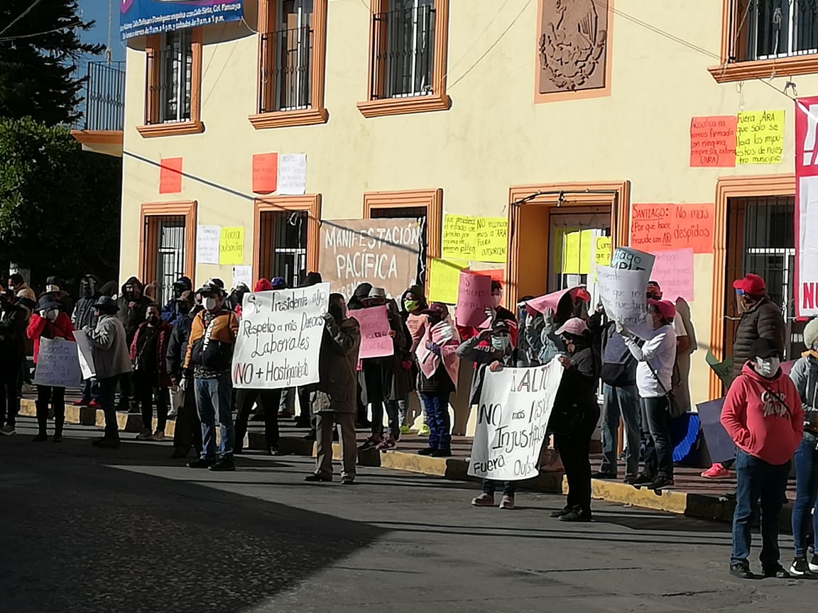 Toma simbólica de la presidencia municipal de Tezontepec de Aldama. (Tomada de la Red de Emergencias México)