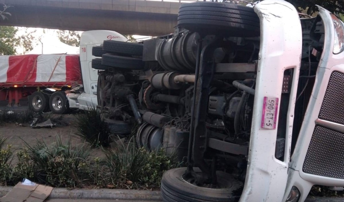 El accidente ocurrió en los carriles centrales de Viaducto, con dirección sur. | César Velázquez