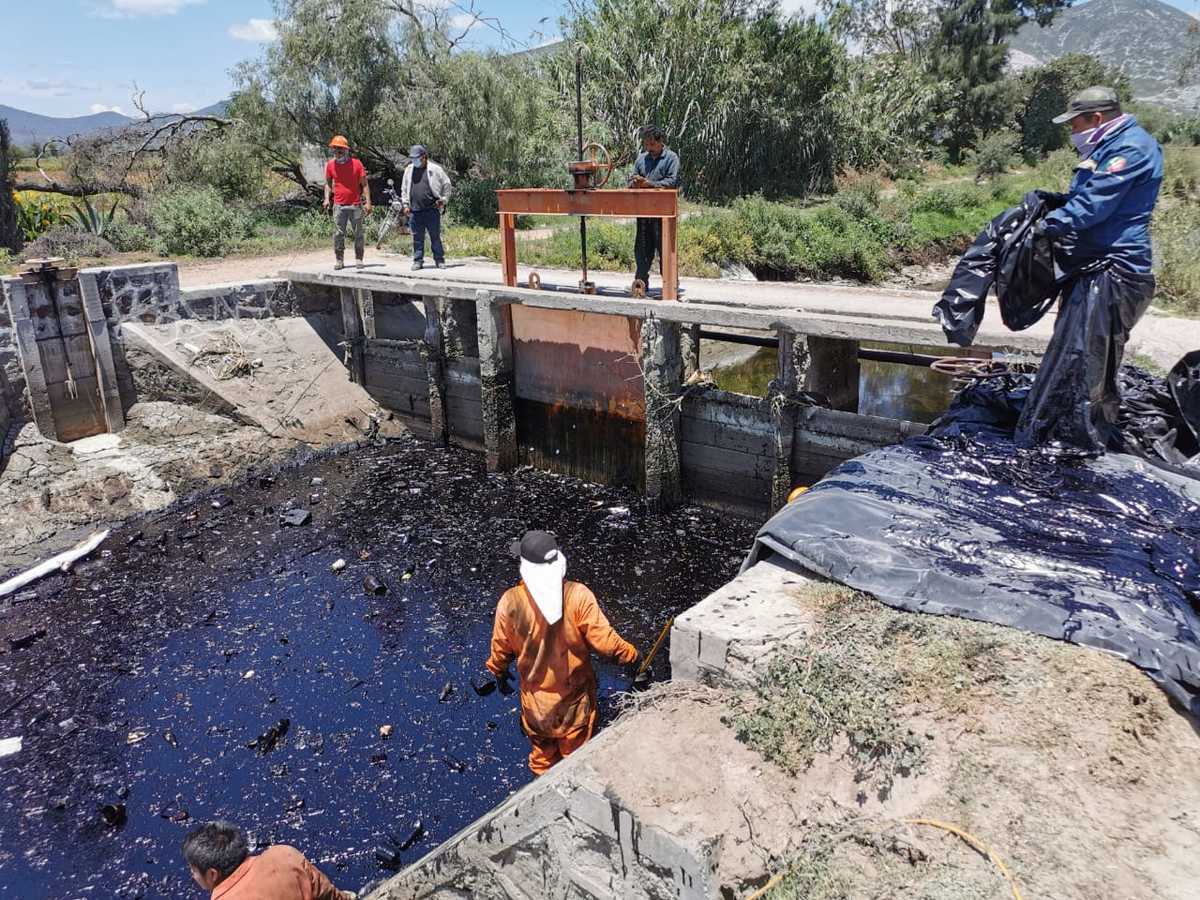 Derrame de producto en el ducto Tuxpan-Tula, a la altura de Tetepango. (Francisco Villeda)
