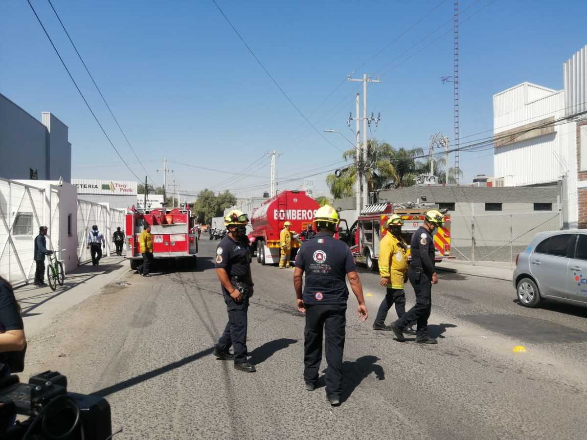 Se incendia fabrica de solventes