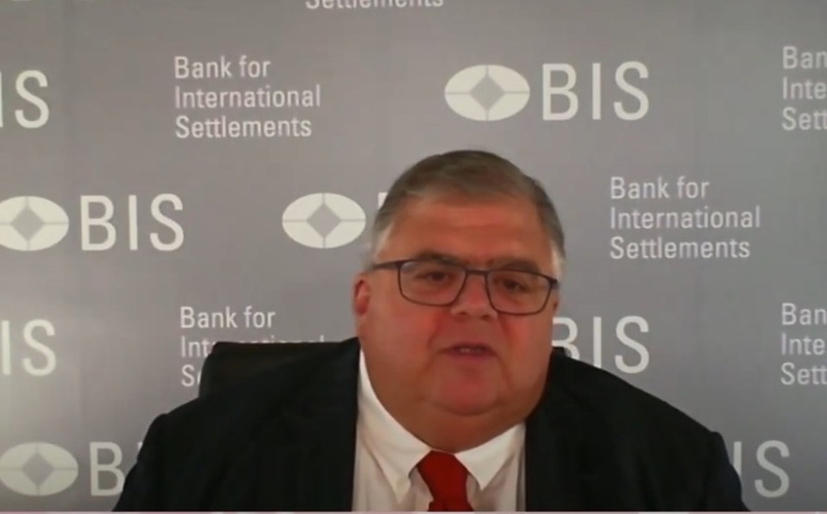 Para implementar monedas digitales “hay muchos problemas por resolver”: Carstens
