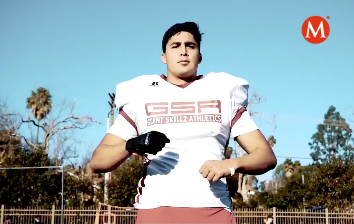 Isaiah J. Navarro es un estudiante de secundaria y jugador de fútbol americano en su institución.
