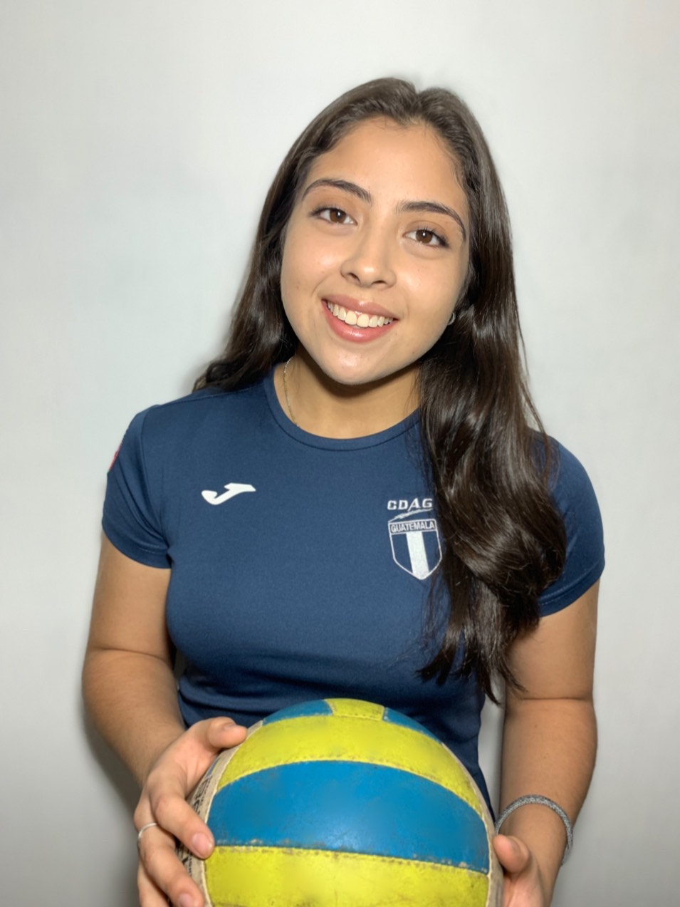 Laura Paola Quiñonez Lorenzana,  nueva integrante de los Leones Anáhuac. (Especial)
