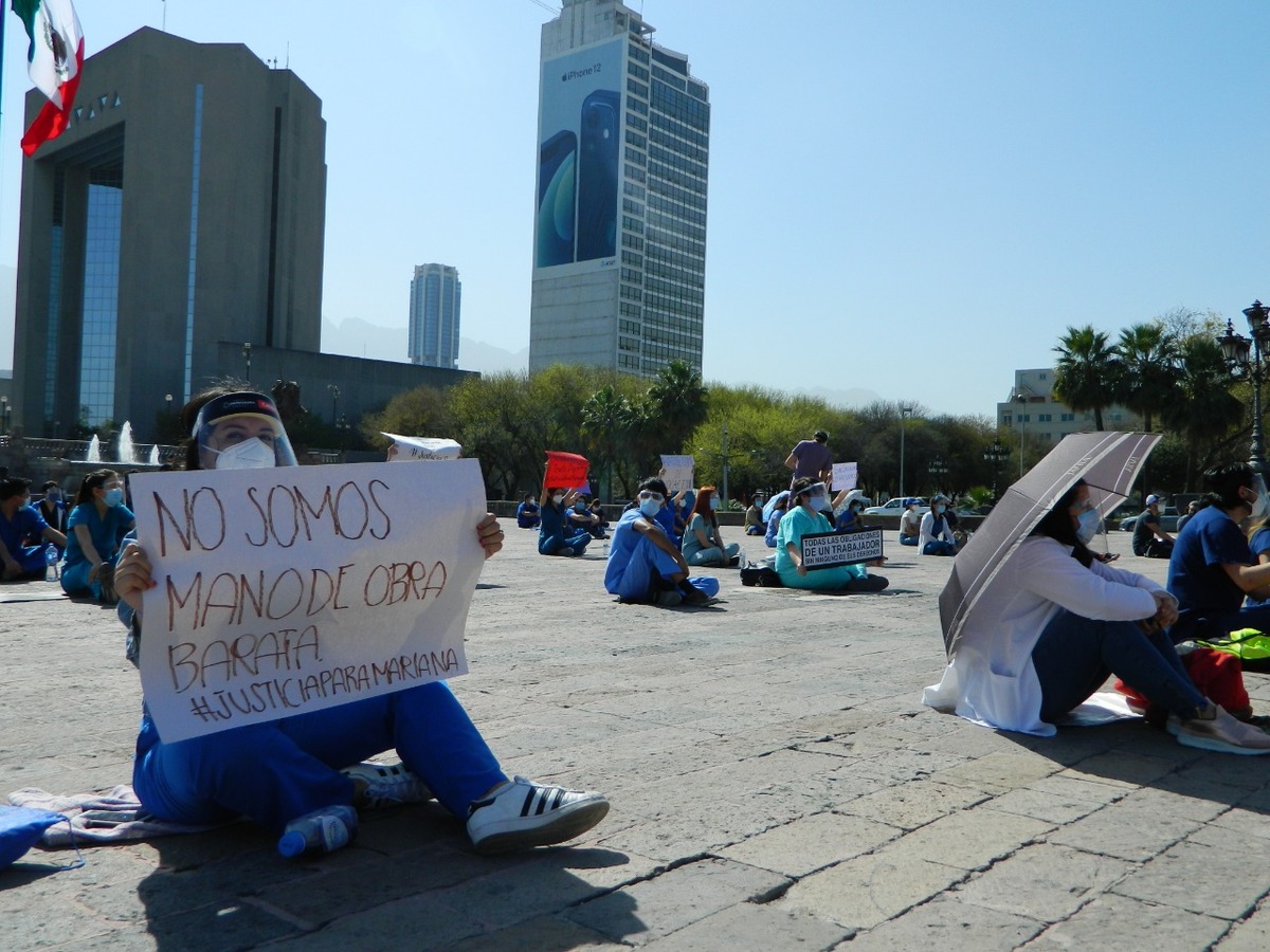 Los manifestantes que tomaron parte de la Explanada de los Héroes. Foto: Cortesía