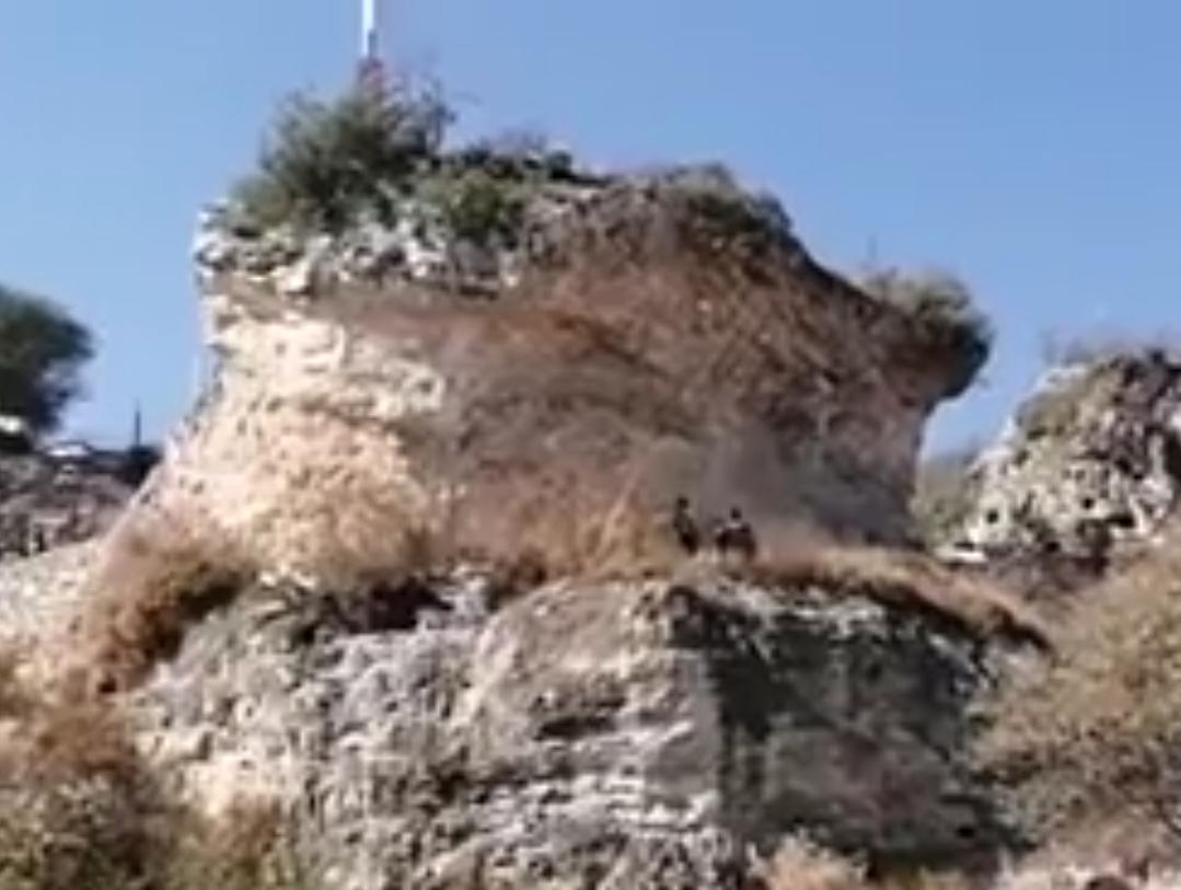 Niño muere al caer a un abismo; perdió el control de su bici. (Especial)