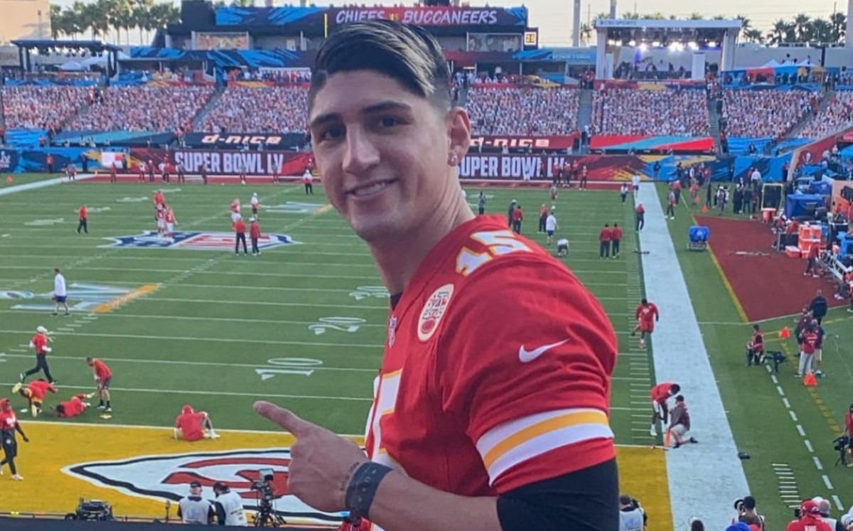 Alan Pulido, en el Raymond James Stadium (Instagram: @alan_pulido17)
