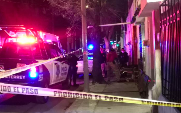 Balean a un hombre en el centro de Monterrey. Foto: Especial.